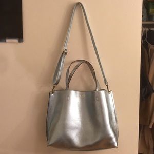 💧Free People Metallic Blue/Grey Tote 2 in 1! 💧